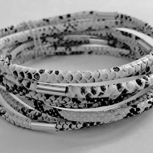 Reptile Snake Print 8 Bangle Bracelet NEW